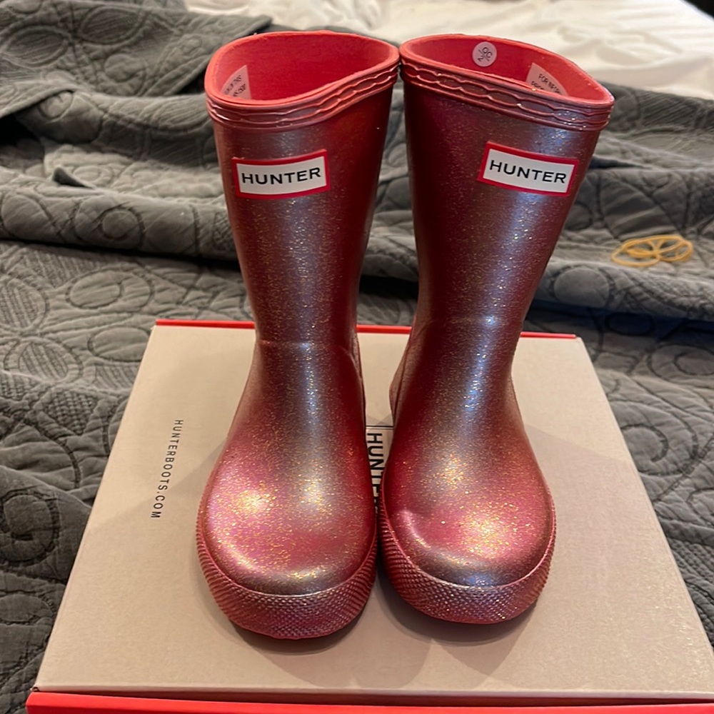 NEW IN BOX Hunter kids sz 8 first classic supernova rain boots in rhythmic pink